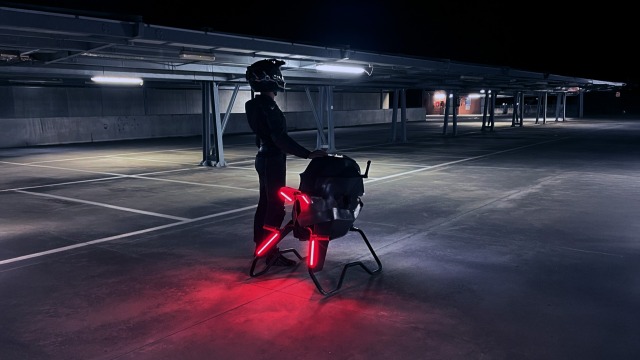 Airbike yaklaşık 15 - 20 dakika arasında havada kalabiliyor.