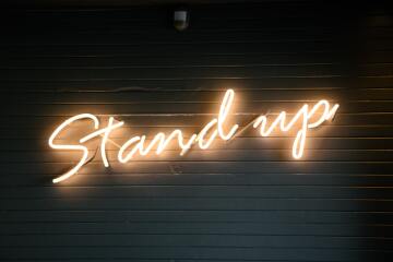 Kahkahalarla dolup taşan stand up mekanları Kahkahalarla dolup taşan stand up mekanları