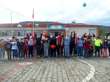 Köy Okulları, Quick Sigorta Topları ile Şenlendi!