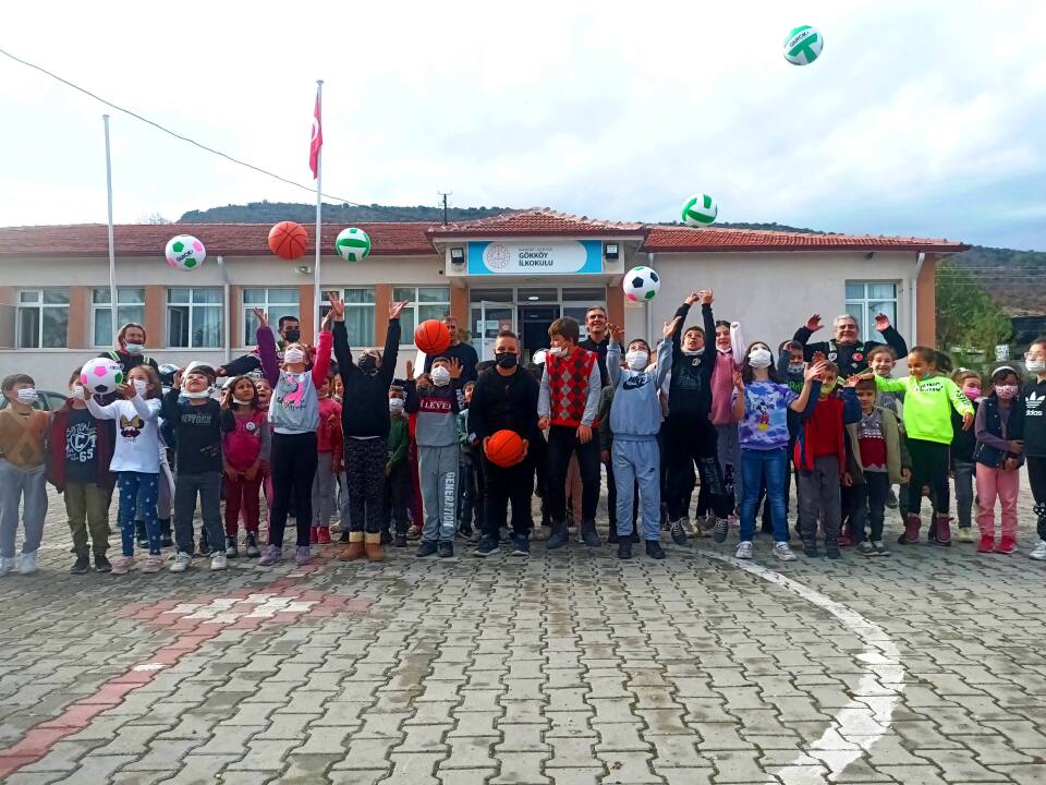 Köy Okulları, Quick Sigorta Topları ile Şenlendi!