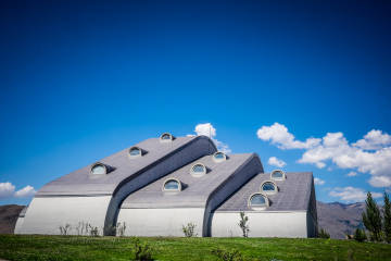 Harita elinde, sanatın peşinde