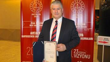 Quick Sigorta’ya Milli Eğitim Bakanlığı’ndan plaket! Quick Sigorta’ya Milli Eğitim Bakanlığı’ndan plaket!