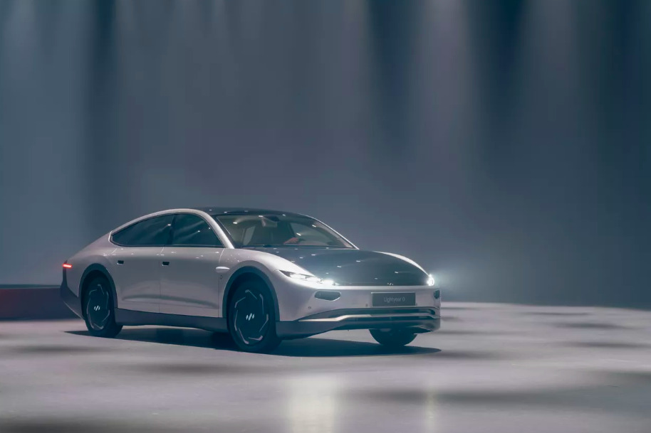 Yakıt veya elektrik değil, o enerjisini güneşten alıyor:  Lightyear 0