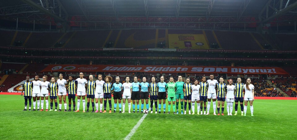 Kadınlar toplumsal farkındalık yaratmak için sahalarda