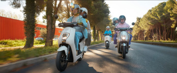 Şehirde scooter ve motosiklet çağı