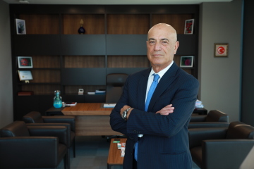ÜLKE EKONOMİSİNİN LOKOMOTİFİ 2 SEKTÖRDE DİKKAT ÇEKİCİ BENZER TRENDLER ÜLKE EKONOMİSİNİN LOKOMOTİFİ 2 SEKTÖRDE DİKKAT ÇEKİCİ BENZER TRENDLER