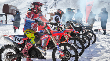 -24 Derecede Yarıştılar; Davraz Moto Snow -24 Derecede Yarıştılar; Davraz Moto Snow