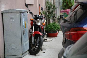 Motosiklet tutkunlarının bitmeyen sorunu: Park yeri