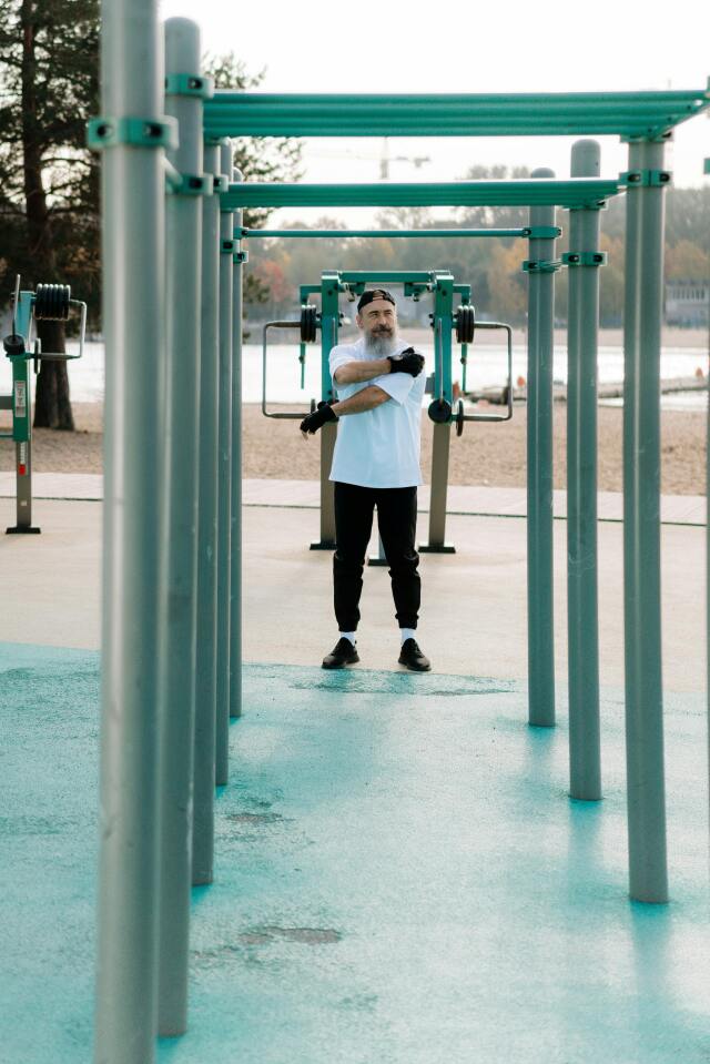 Sonbahar yürüyüşleri, koşular ya da yoga gibi aktiviteler, stresin azalmasına ve depresif hislerin hafiflemesine katkıda bulunabilir.