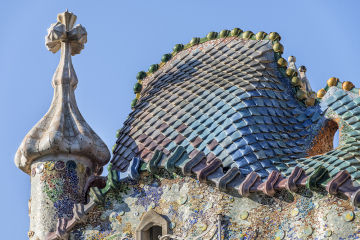 Katalan mimar Antoni Gaudí ve ünlü eserleri Katalan mimar Antoni Gaudí ve ünlü eserleri