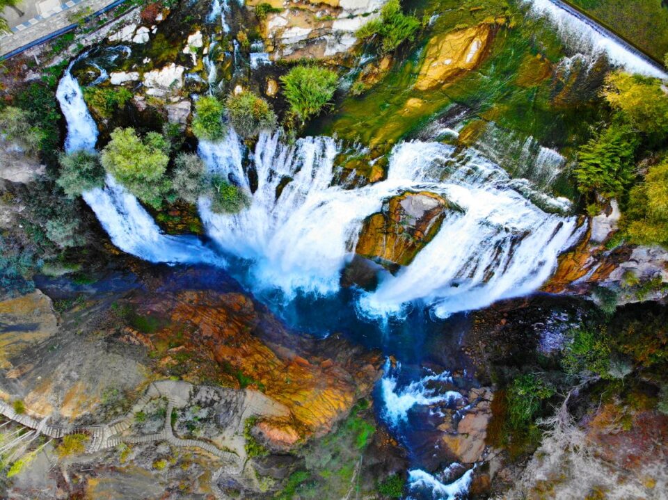 Dünyanın En Yüksekten Dökülen 3.Büyük Şelalesi; Tortum Şelalesi Dünyanın En Yüksekten Dökülen 3.Büyük Şelalesi; Tortum Şelalesi