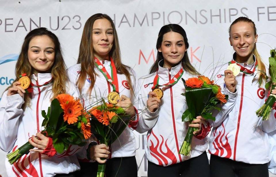 Gözleri olimpiyat madalyasında! Gözleri olimpiyat madalyasında!