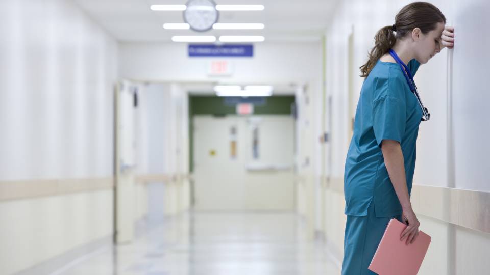 Doktorlar gerçekten kendi söküğünü dikemeyen terziler mi? Doktorlar gerçekten kendi söküğünü dikemeyen terziler mi?