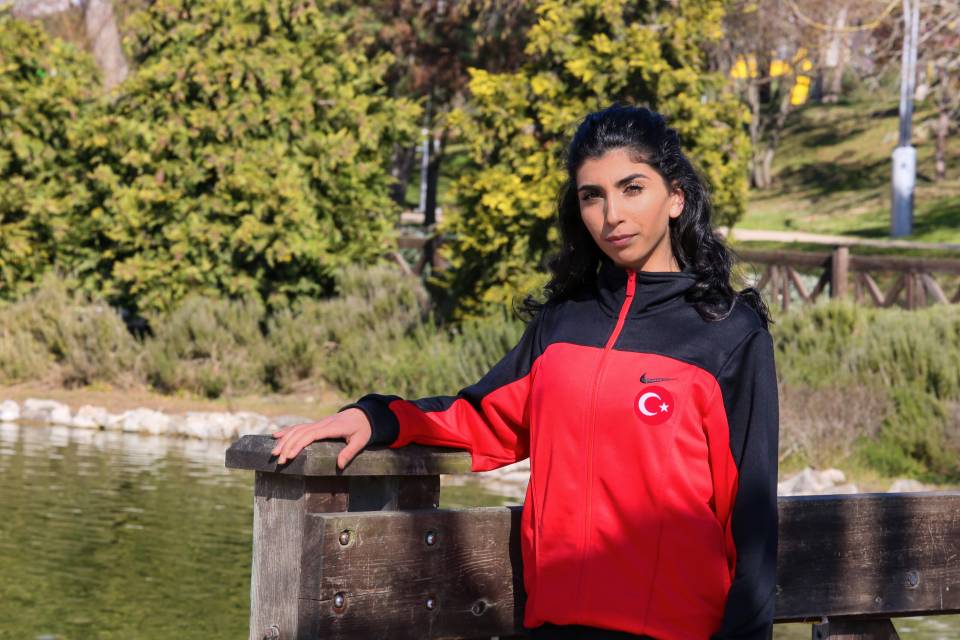 Hayallerine koşan Gülcan'ın hikayesi Hayallerine koşan Gülcan'ın hikayesi