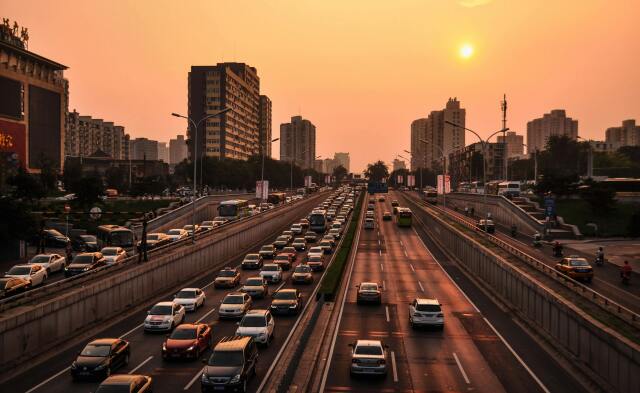 Bu dönemde, çok daha fazla sayıda araç trafiğe çıkıyor. Yorgunlukla yapılan uzun yolculuklar araç kullanırken çok önemli olan refleksleri zayıflatıyor. Bu dönemde, çok daha fazla sayıda araç trafiğe çıkıyor. Yorgunlukla yapılan uzun yolculuklar araç kullanırken çok önemli olan refleksleri zayıflatıyor.