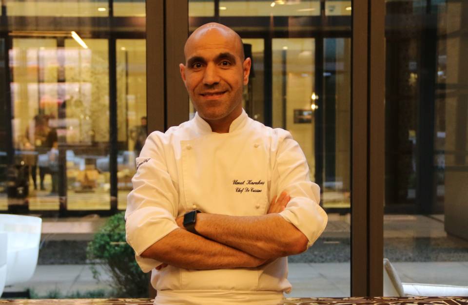 Şef Umut Karakuş: “İnsanlığın yok edemediği tek kültür, yemek kültürüdür” Şef Umut Karakuş: “İnsanlığın yok edemediği tek kültür, yemek kültürüdür”