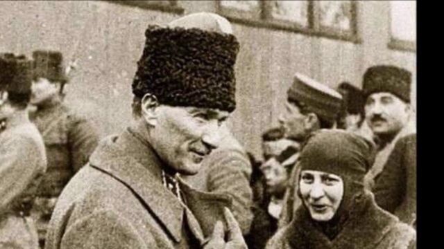 Öğretmenlik onda bir meslek değil, bir sorumluluktu. Halide Edip bir ülkenin kurtuluşunun eğitimle sürdürülebilir olduğunu biliyordu.