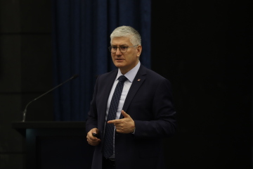 Ahmet Yaşar deprem sonrası atılması gereken adımları paylaştı Ahmet Yaşar deprem sonrası atılması gereken adımları paylaştı
