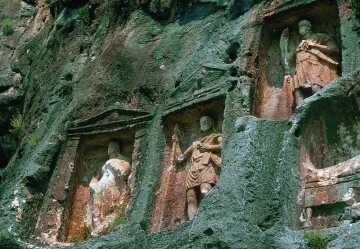 Şeytan Deresi Vadisi'nde Gizemli Figürler; Adamkayalar