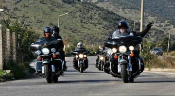 Dostluktan besleniyorlar