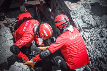 MAKUD: İki tekerlek üstünde bir gönüllülük hikayesi MAKUD: İki tekerlek üstünde bir gönüllülük hikayesi
