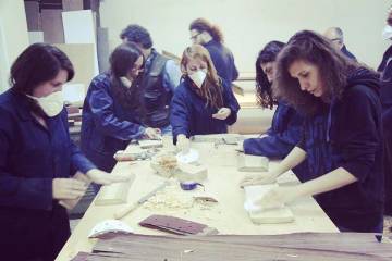 Marangozhaneye kadın eli değdi Marangozhaneye kadın eli değdi