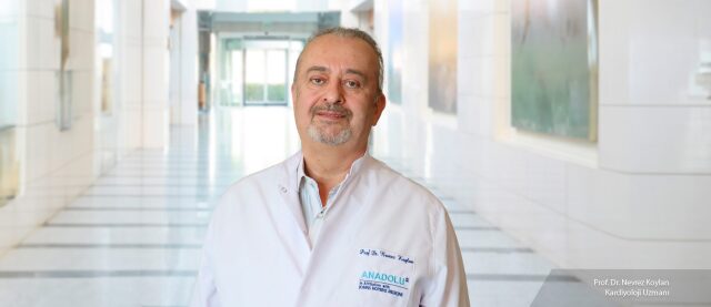 Anadolu Sağlık Merkezi Hastanesi Kardiyoloğu Prof. Dr. Nevrez Koylan, “Düzenli egzersiz mevsimsel hastalık riskini azaltmaya yardımcı oluyor.” diyor.